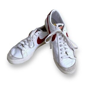 Nike Blazer Low '77 VNTG sneakers Red and White Retro Style